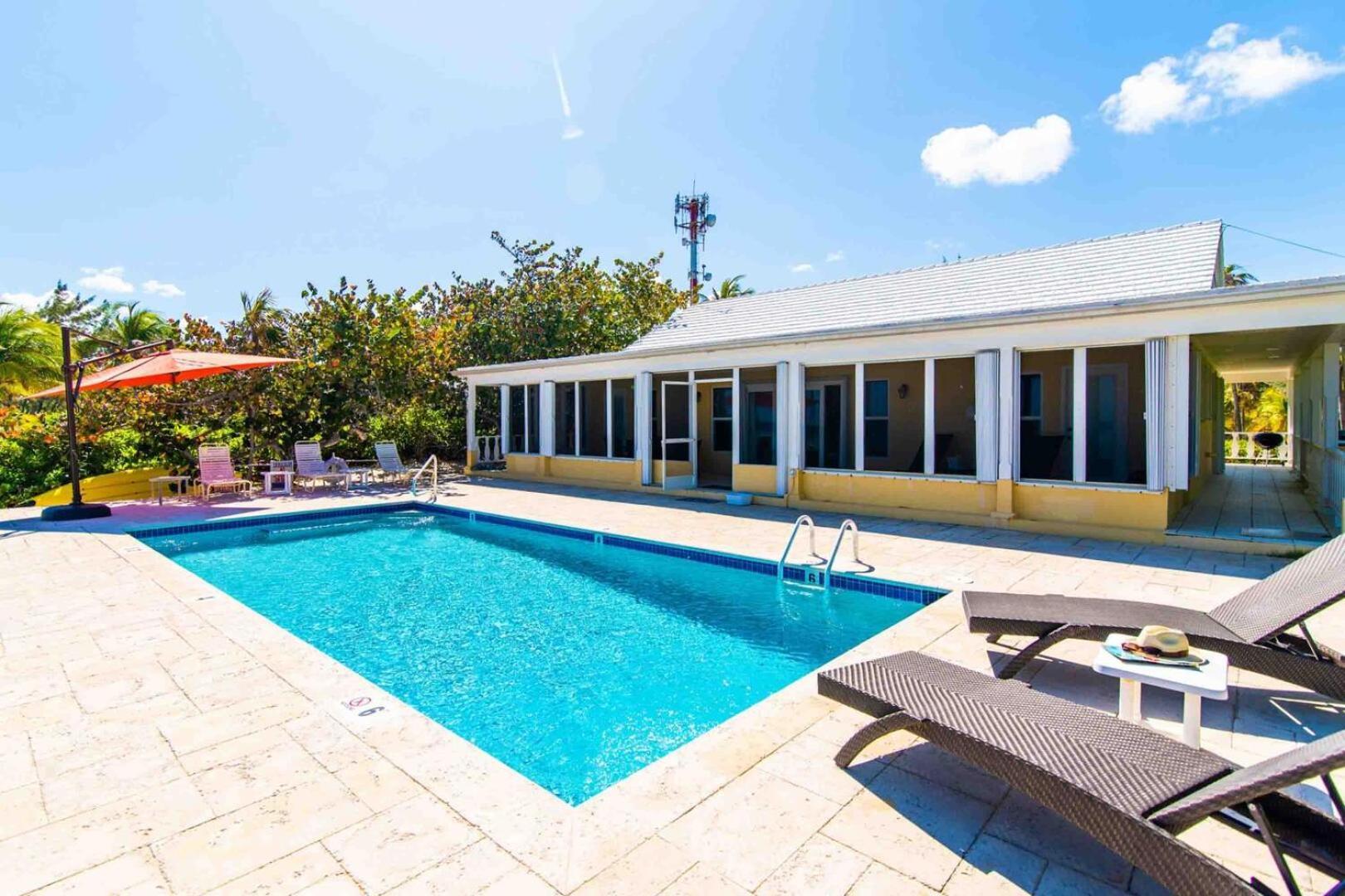 Thatch Hill - Renovated Beach House With Pool, Short Walk To The Rum Point Club Driftwood Village Ngoại thất bức ảnh