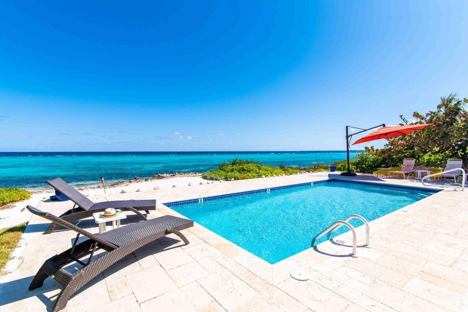 Thatch Hill - Renovated Beach House With Pool, Short Walk To The Rum Point Club Driftwood Village Ngoại thất bức ảnh